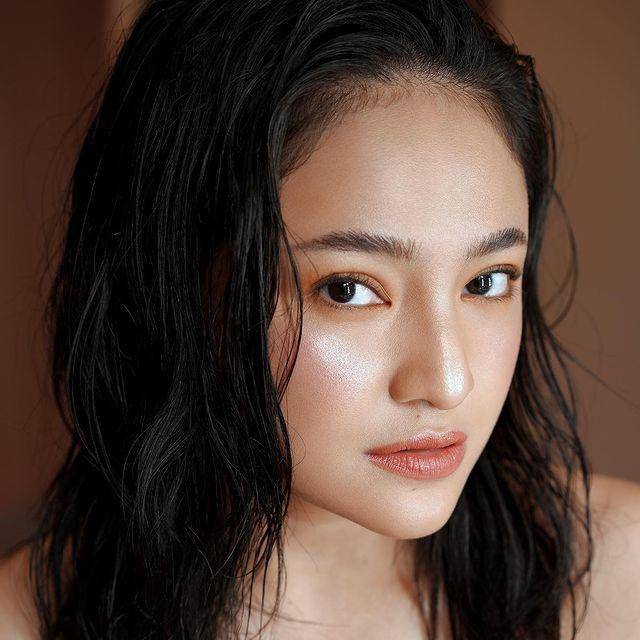 Inspirasi makeup natural ala Marshanda. (Instagram.com/marshanda99)