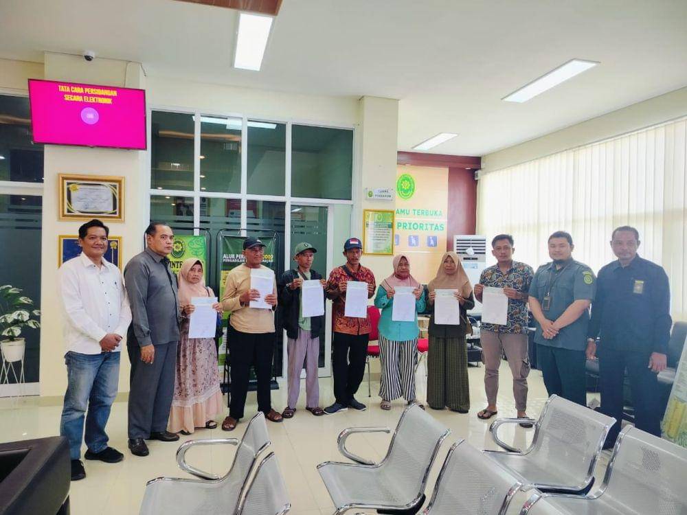 Pengadilan Negeri Penajam, Kalimantan Timur, mencairkan uang konsinyasi sebesar Rp1 miliar sebagai ganti rugi untuk 9 bidang lahan di Ibu Kota Negara (IKN) Nusantara, Rabu (11/9/2024). Foto istimewa