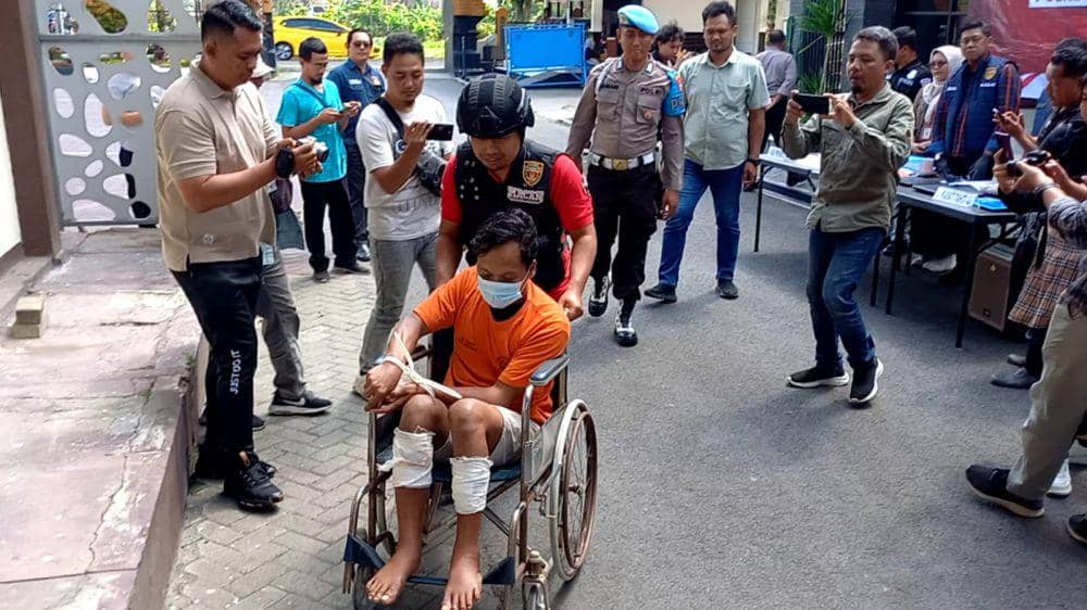 Polres Trenggalek merilis pelaku pencurian di rumah polisi. IDN Times/ istimewa