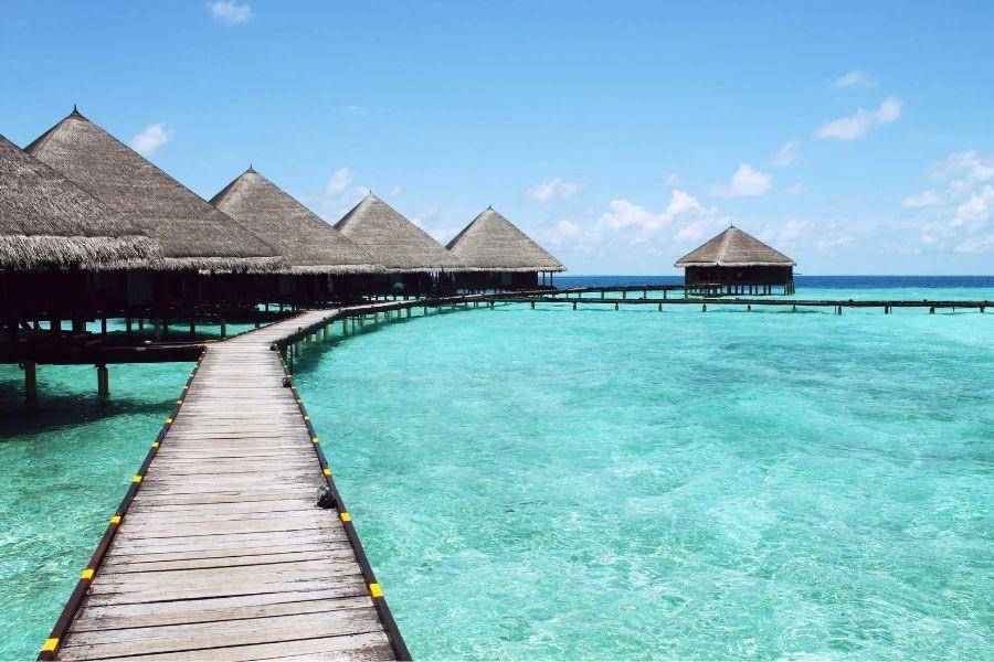 [QUIZ] Pilih Musim Hujan atau Musim Panas, Ini Wisata Indonesia yang Cocok Kamu Kunjungi