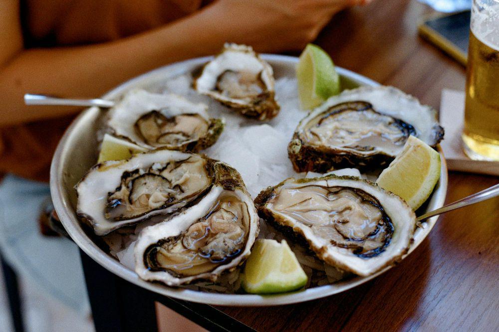 4 Tips Menyajikan Oyster Mentah, Harus Fresh dan Aman!