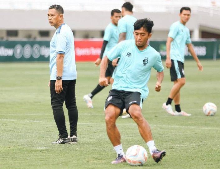 Pemain Sriwijaya FC uji coba lapangan Stadion GSJ Palembang (Dok. Media Officer Sriwijaya FC)