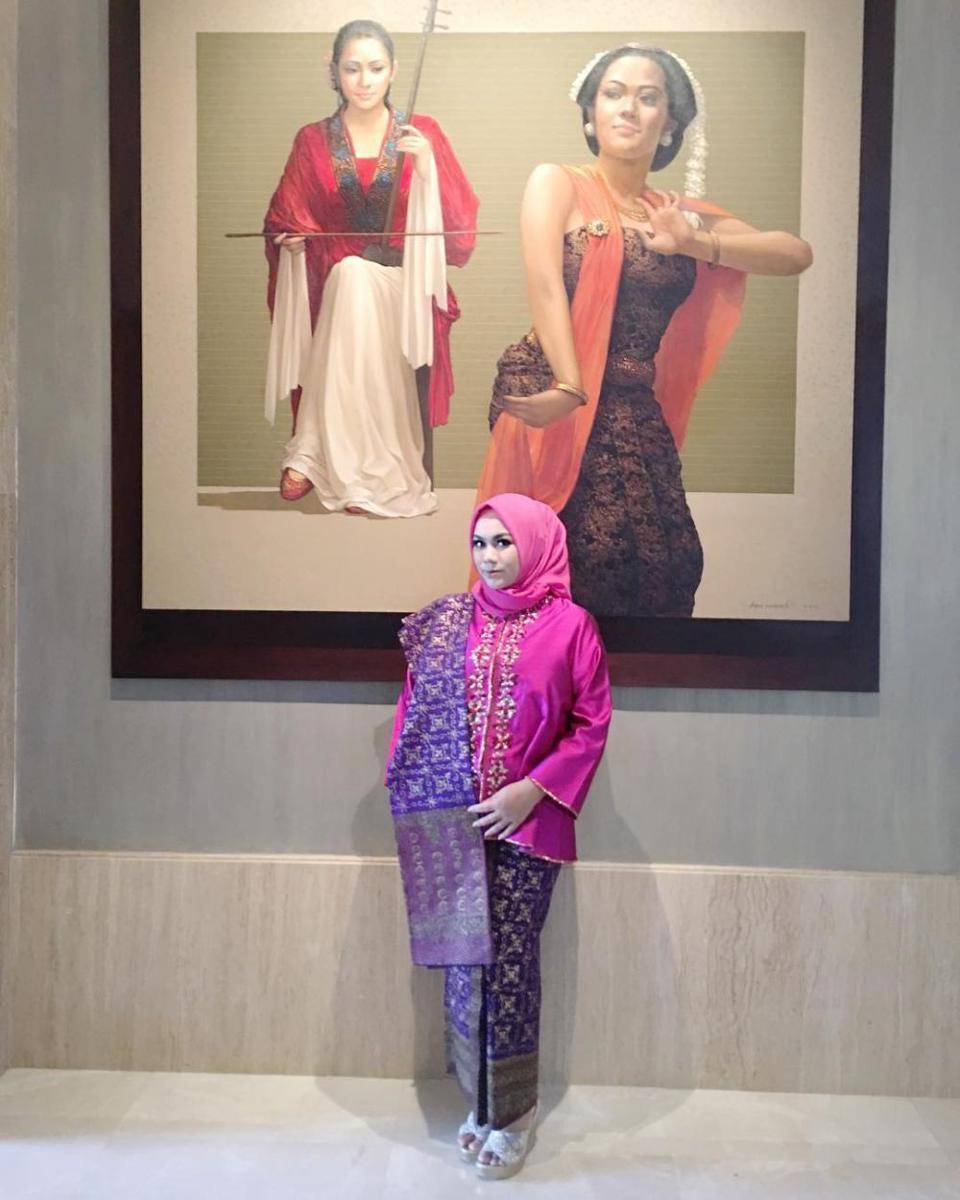 Kebaya Zita Anjani (instagram.com/zitaanjani)