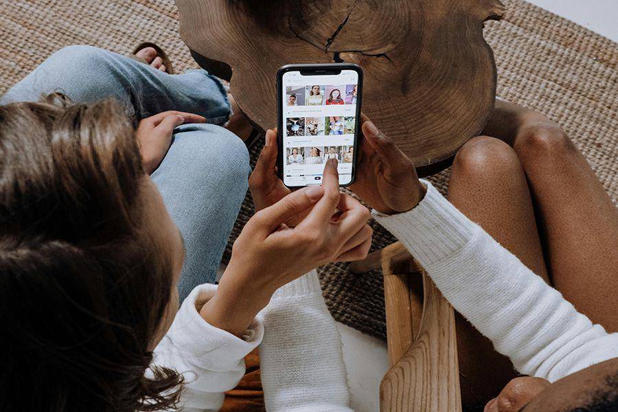 ilustrasi Tiktok sebagai kanal digital marketing (pexels.com/cottonbro studio)