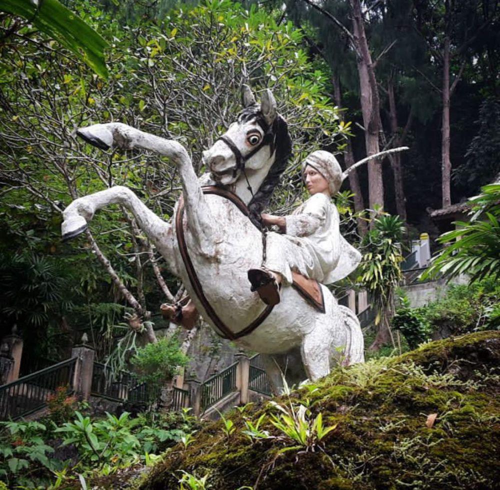 Goa Selarong Jogja (Instagram.com/@paxpx)
