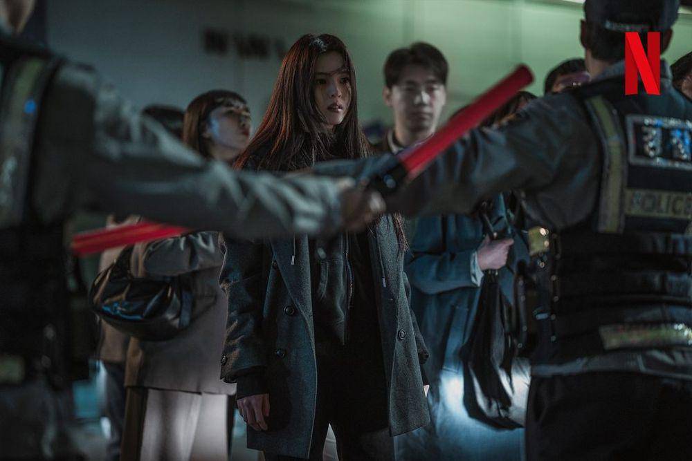 still cut drama Gyeongseong Creature 2 (instagram.com/netflixkr)