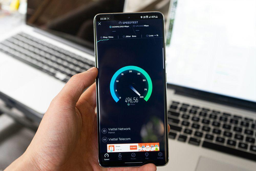 Illustrasi kecepatan teknologi 5G (unsplash.com/Đức Trịnh )