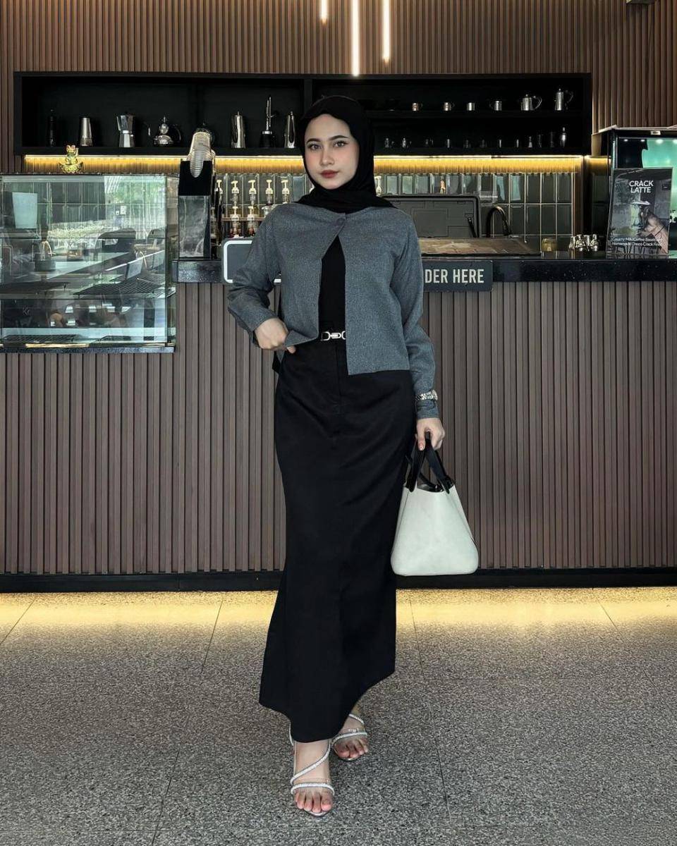 Ide OOTD clean look yang elegan dan minimalis (instagram.com/rossidatul.umami)
