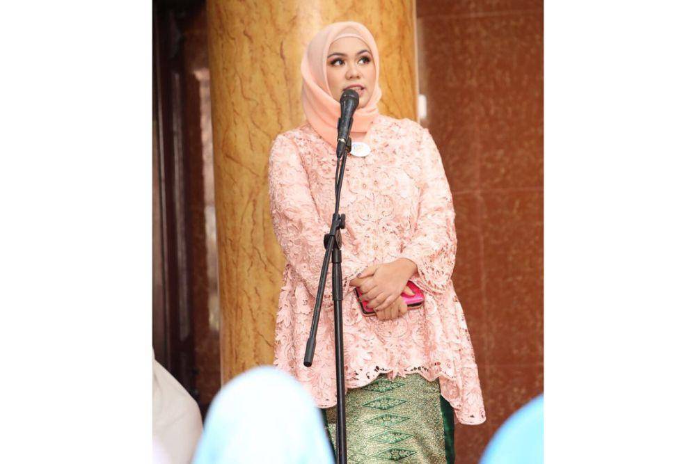 Kebaya Zita Anjani (instagram.com/zitaanjani)