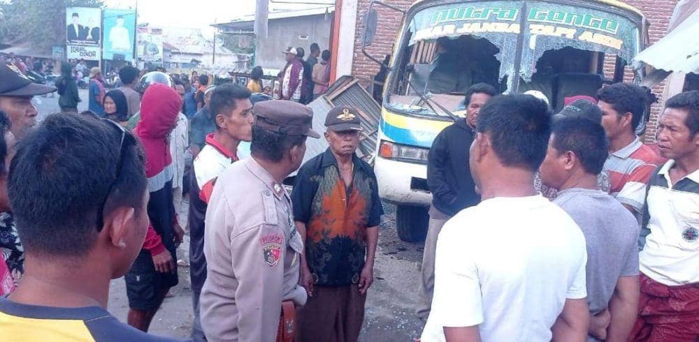 Bus Gagal Nanjak dan Hantam Gubuk Warga di Bima, 1 Orang Tewas