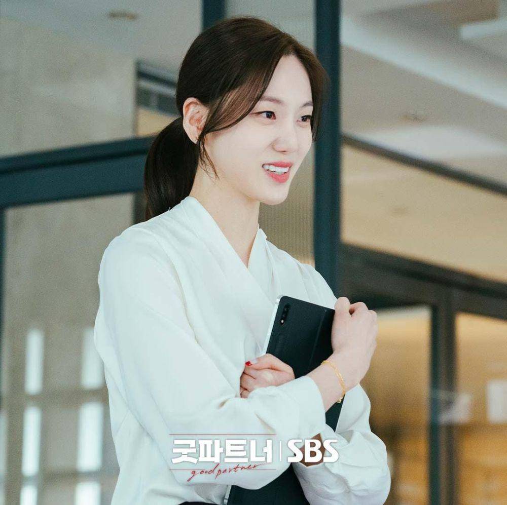 Han Jae Yi di drama Good Partner (instagram.com/sbsdrama.official)