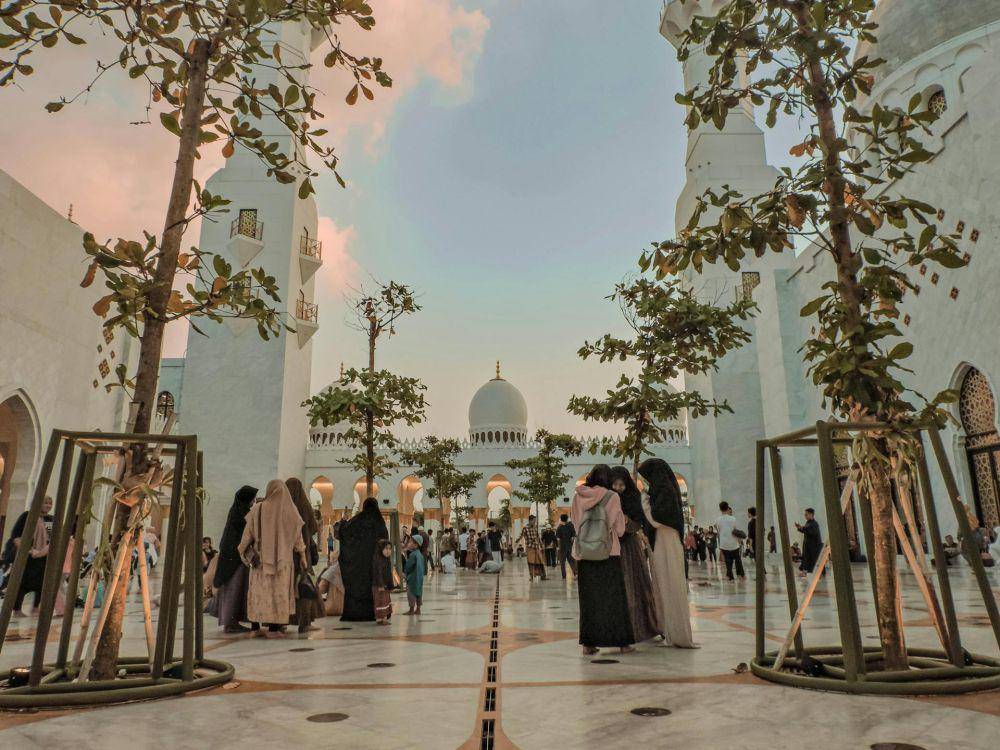 ilustrasi mengunjungi masjid (pexels.com/Madtur _)