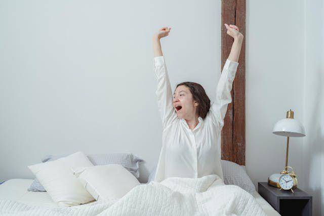 wake up early (Pexels/Miriam Alonso)