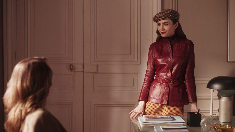 Intip 5 Realitas Berkarier di Agency dari Emily in Paris