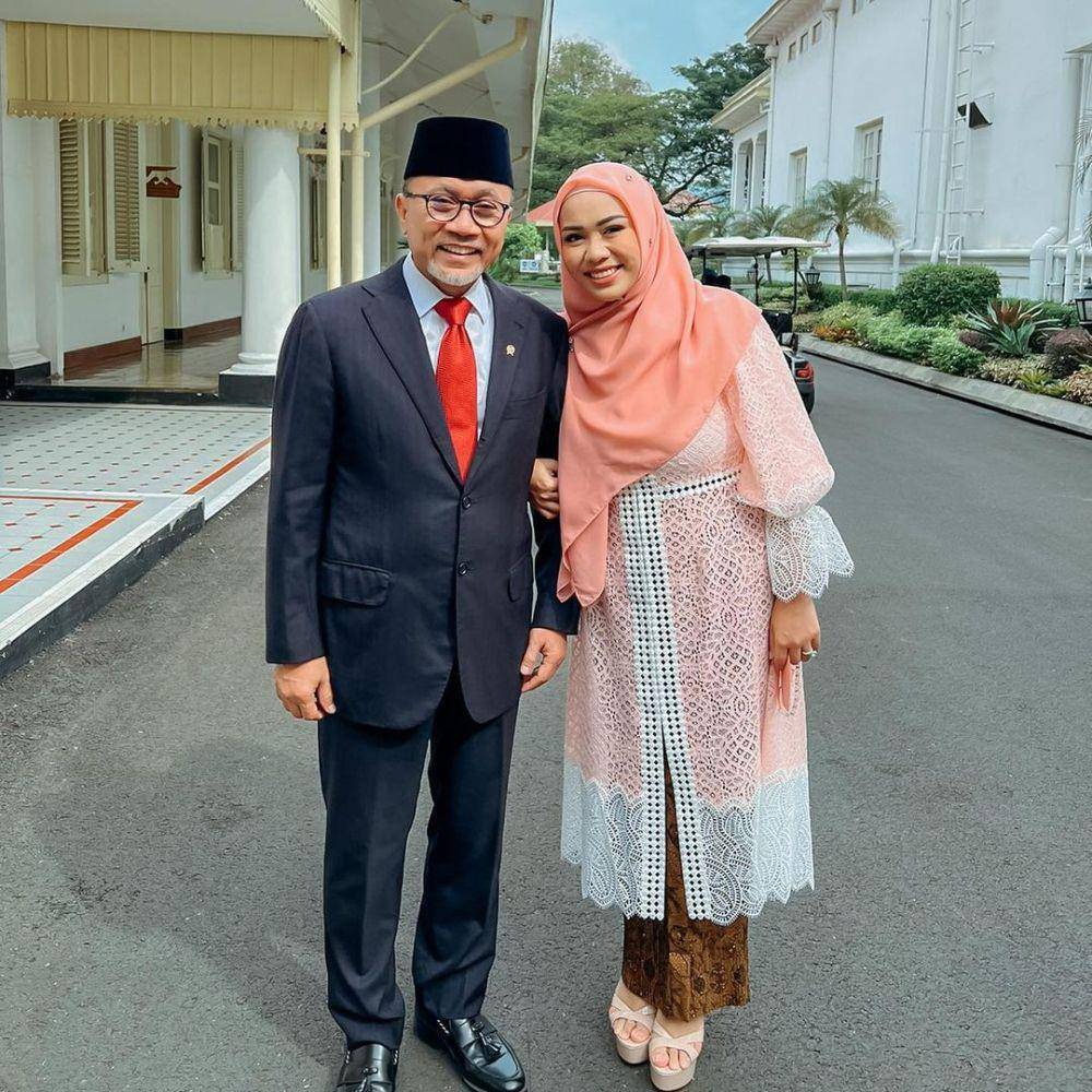 Kebaya Zita Anjani (instagram.com/zitaanjani)