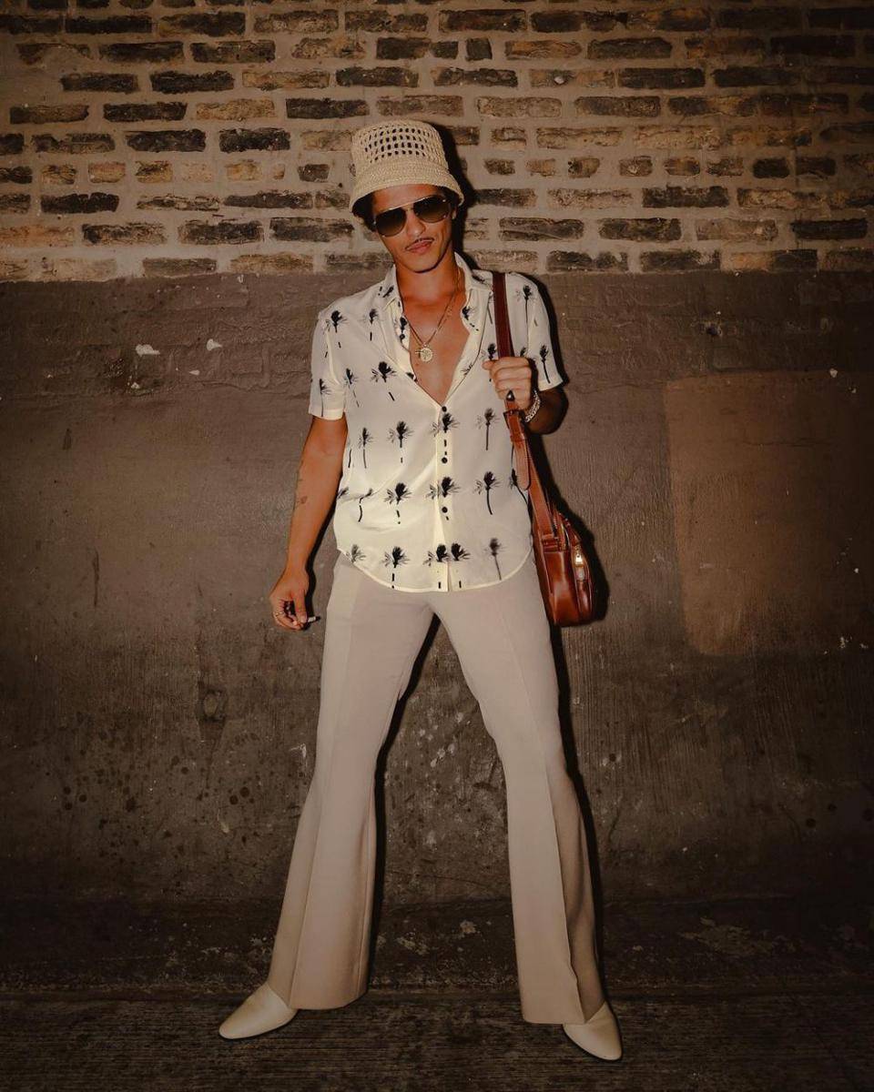 Bruno Mars (instagram.com/brunomars)