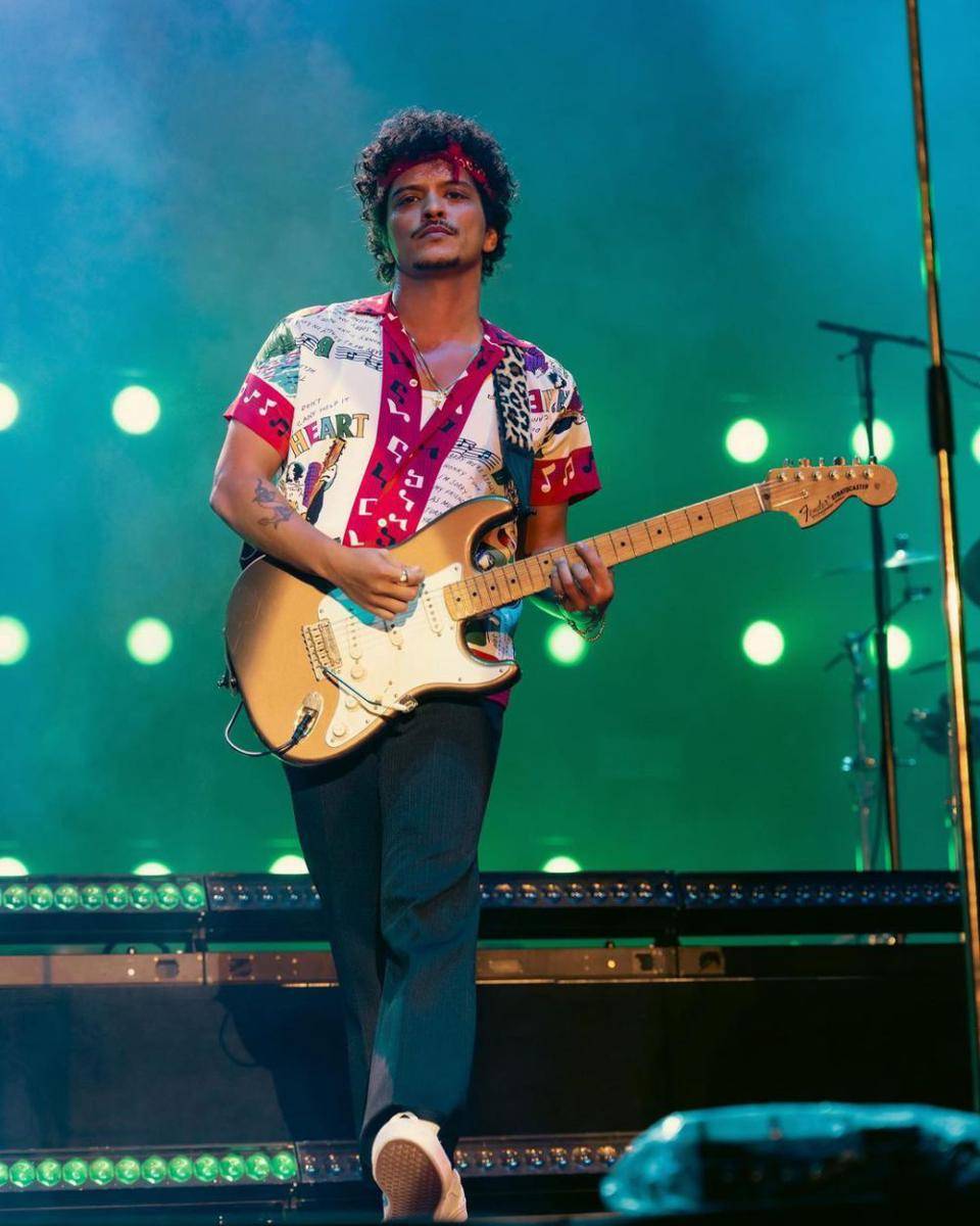 Bruno Mars (instagram.com/brunomars)