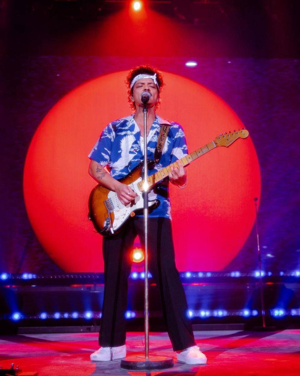 Bruno Mars (instagram.com/brunomars)