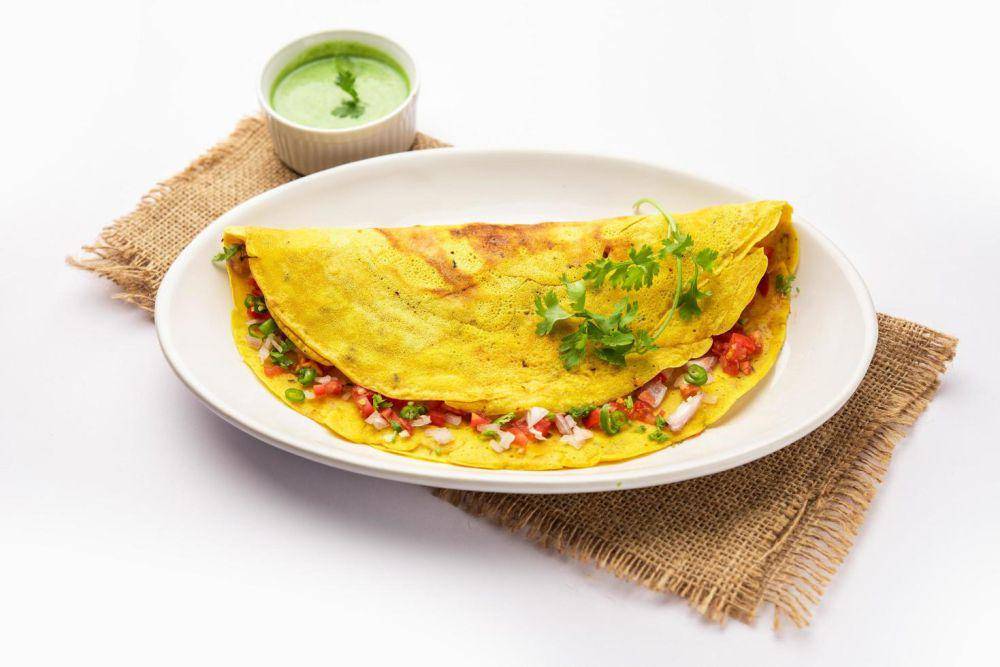 ilustrasi omelet keju dan sayuran (vecteezy.com/stockimagefactory.com)