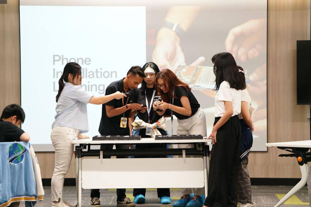 Mahasiswa AISEC Diajak Mengintip Canggih & Modernnya Pabrik OPPO