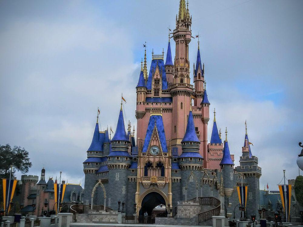 Perbedaan Disneyland dan Disney World, Mana yang Jadi Favoritmu?