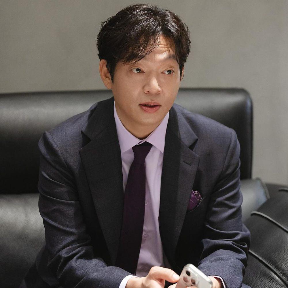 Park Ji Hwan (instagram.com/enter_just)