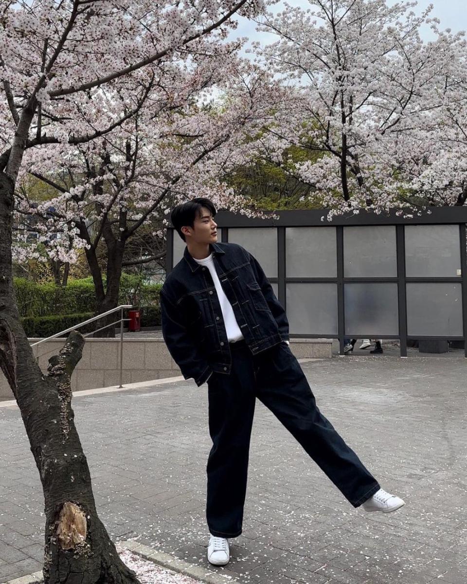 Ki Hyun Woo (instagram.com/hywo.o)