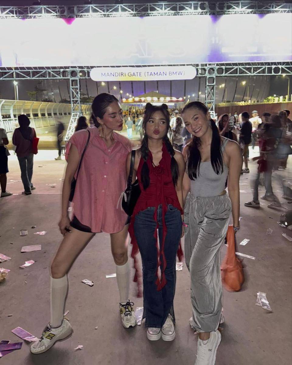 gaya artis di konser Bruno Mars (instagram.com/andynlaila)