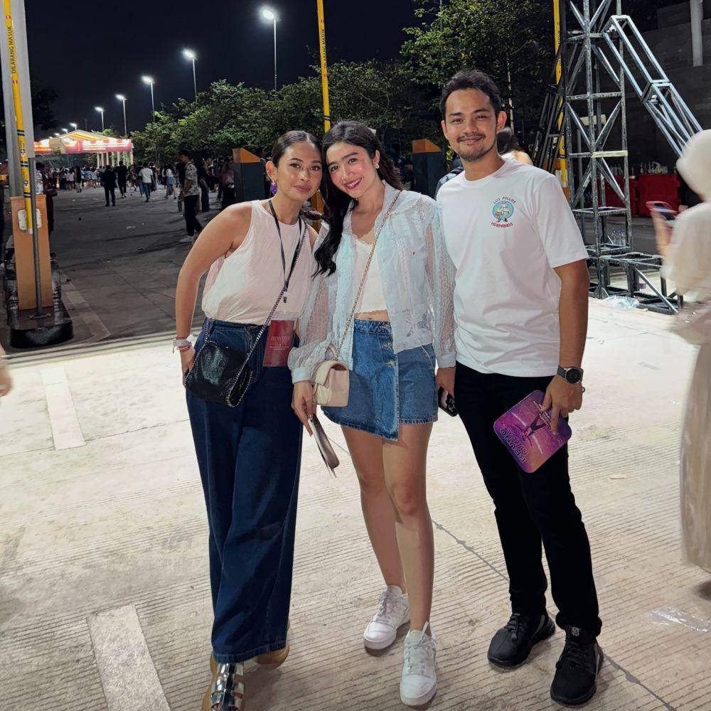 gaya artis yang nontn konser Bruno Mars (instagram.com/asyifakn)