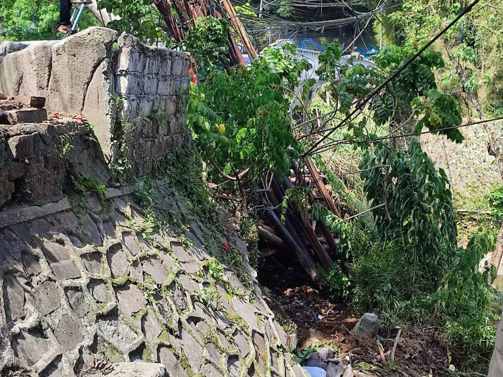 Kirmir Jembatan Siliwangi Longsor, Rumah Semi Permanen Terdampak