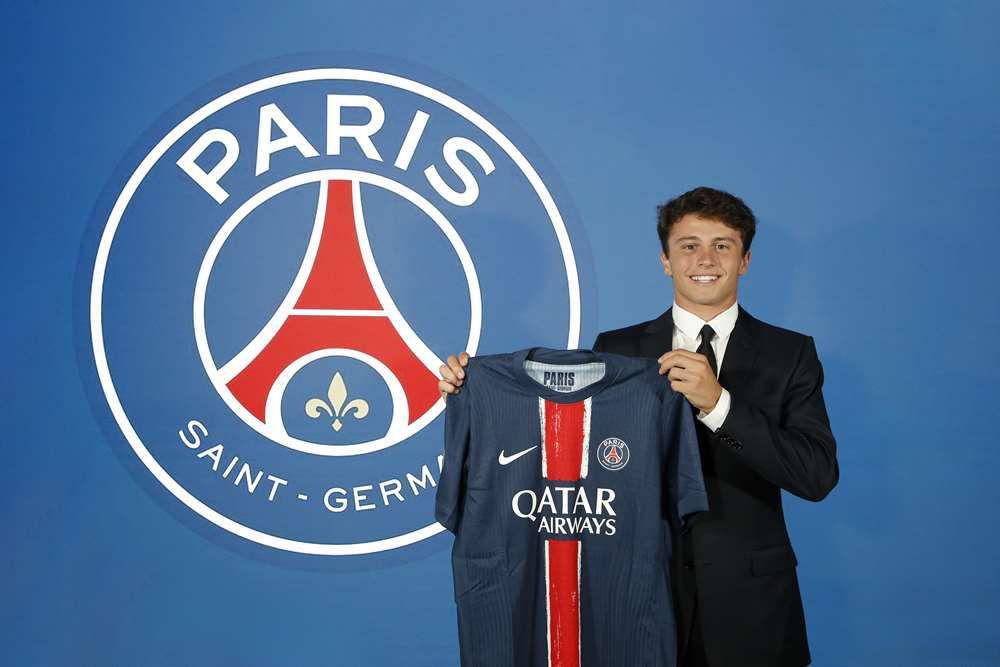 Joao Neves (en.psg.fr)