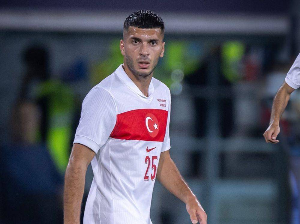 Oğuz Aydın saat membela Timnas Turki. (instagram.com/oguzaydin70_)