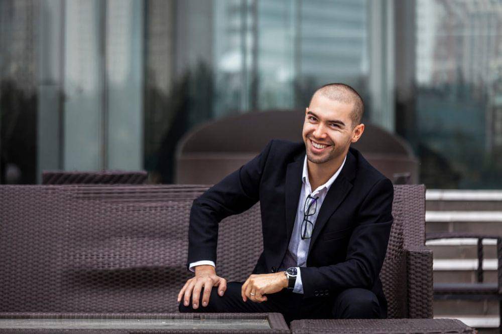 ilustrasi seorang pria (pexels.com/Andres Arias Jimenez)