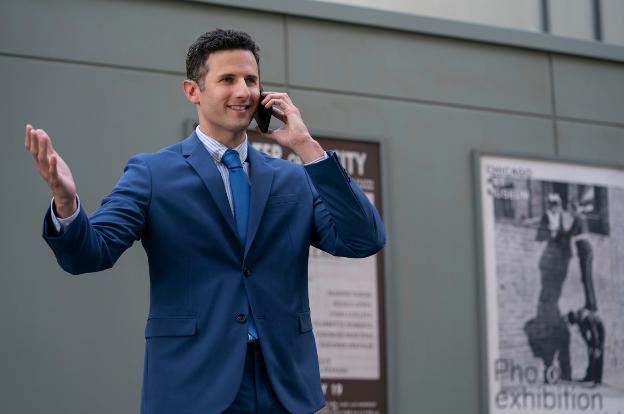 potret Doug di serial Emily in Paris season 1 (dok. Netflix/Emily in Paris)