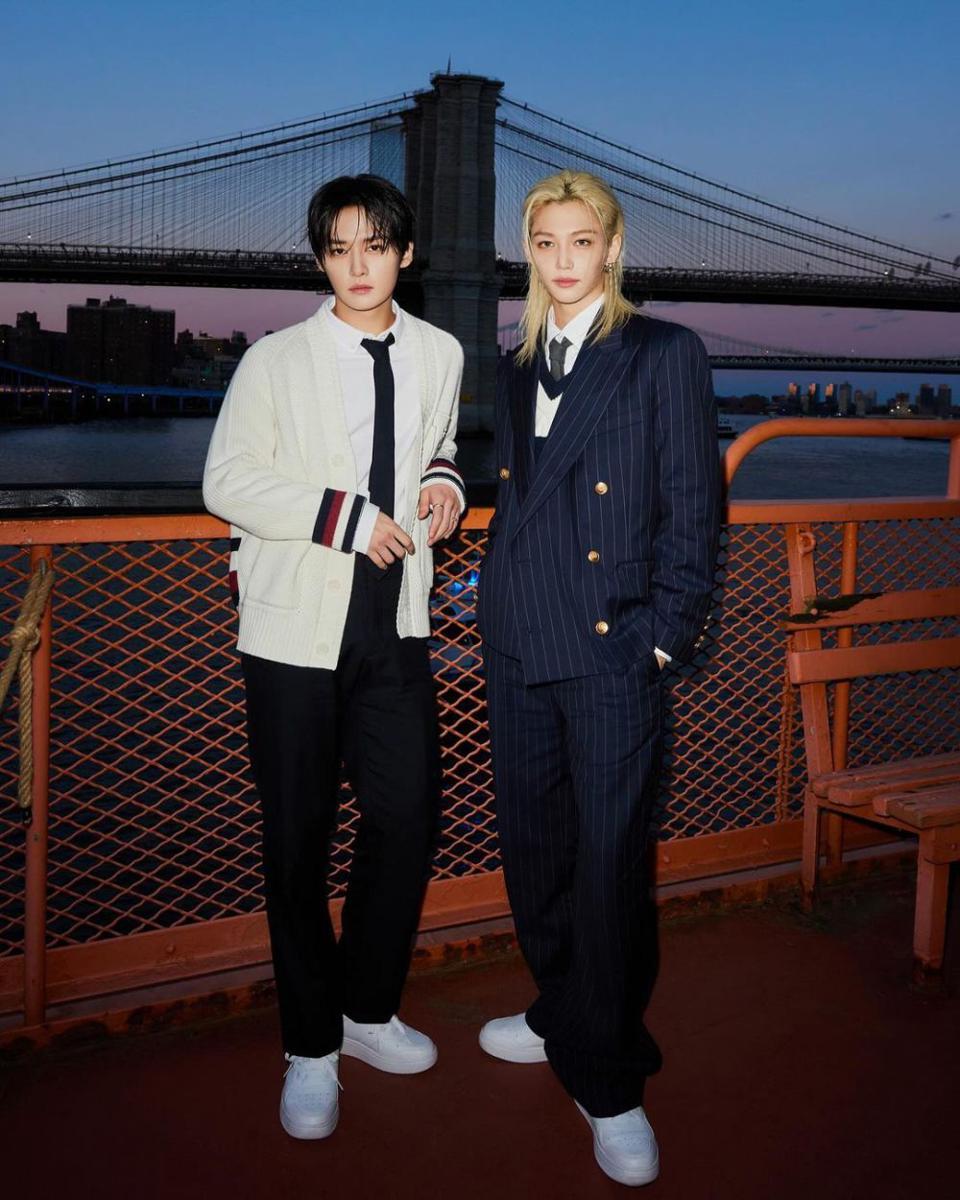 OOTD nuansa earth tone ala Lee Know Stray Kids (instagram.com/t.leeknowsaurus)