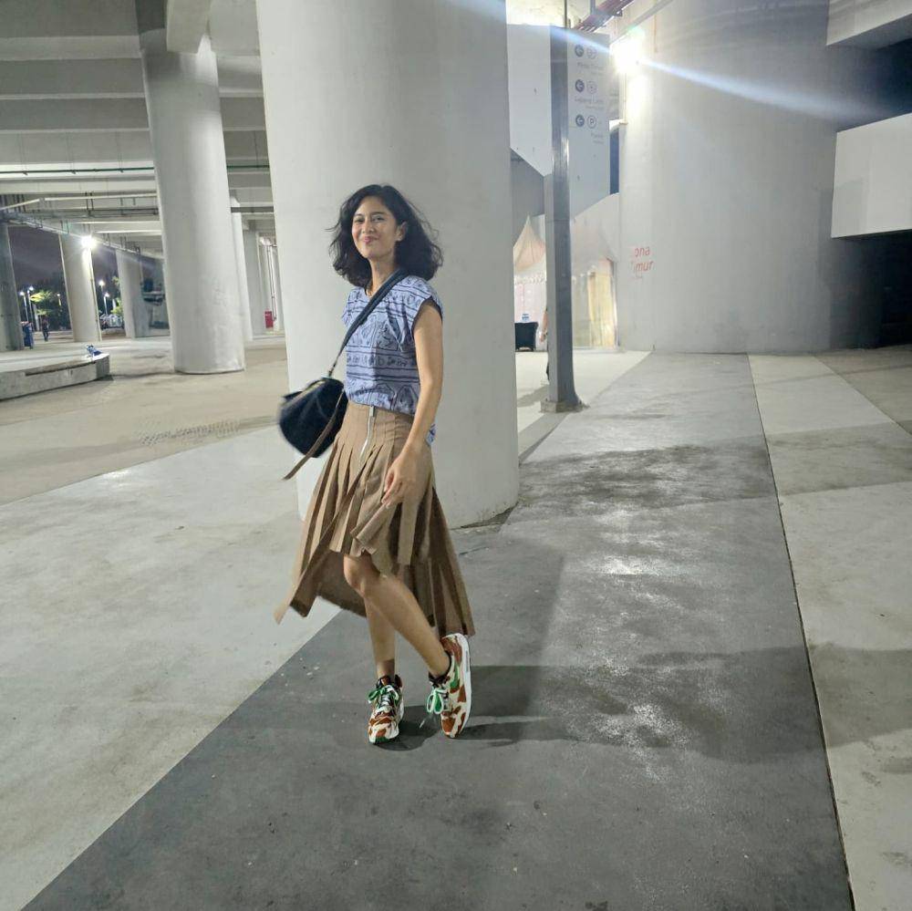 gaya artis yang nonton konser Bruno Mars (instagram.com/therealdisastr)