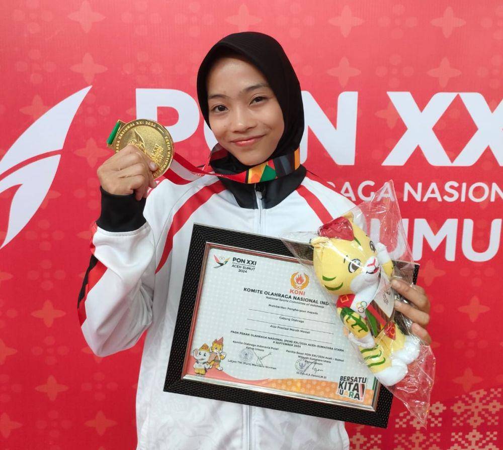 Atlet kontingen Jawa Tengah dari cabor pencak silat, Safira Dwi Meilani menyumbang emas di PON XXI Aceh-Sumut 2024. (dok. KONI Jateng)