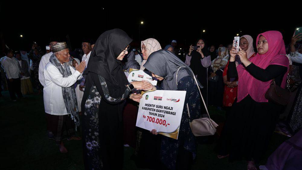 Sebanyak 14.119 orang guru ngaji menerima insentif dari Pemkab Banyuwangi. (Dok. Pemkab Banyuwangi)