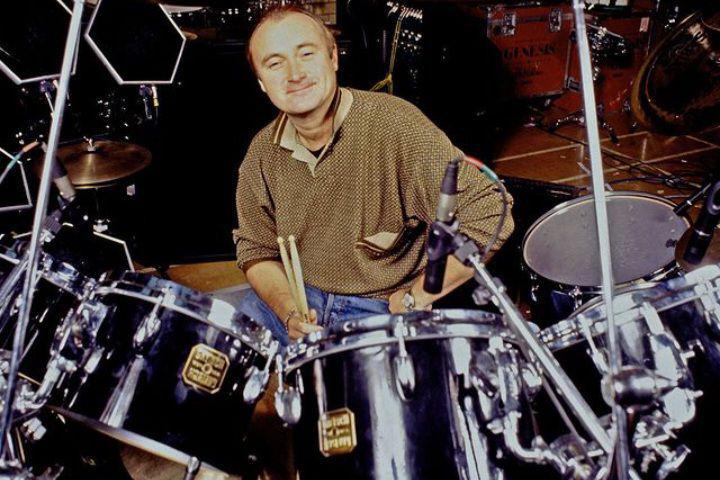 10 Fakta Phil Collins, Ayah Lily Collins, yang Multitalenta