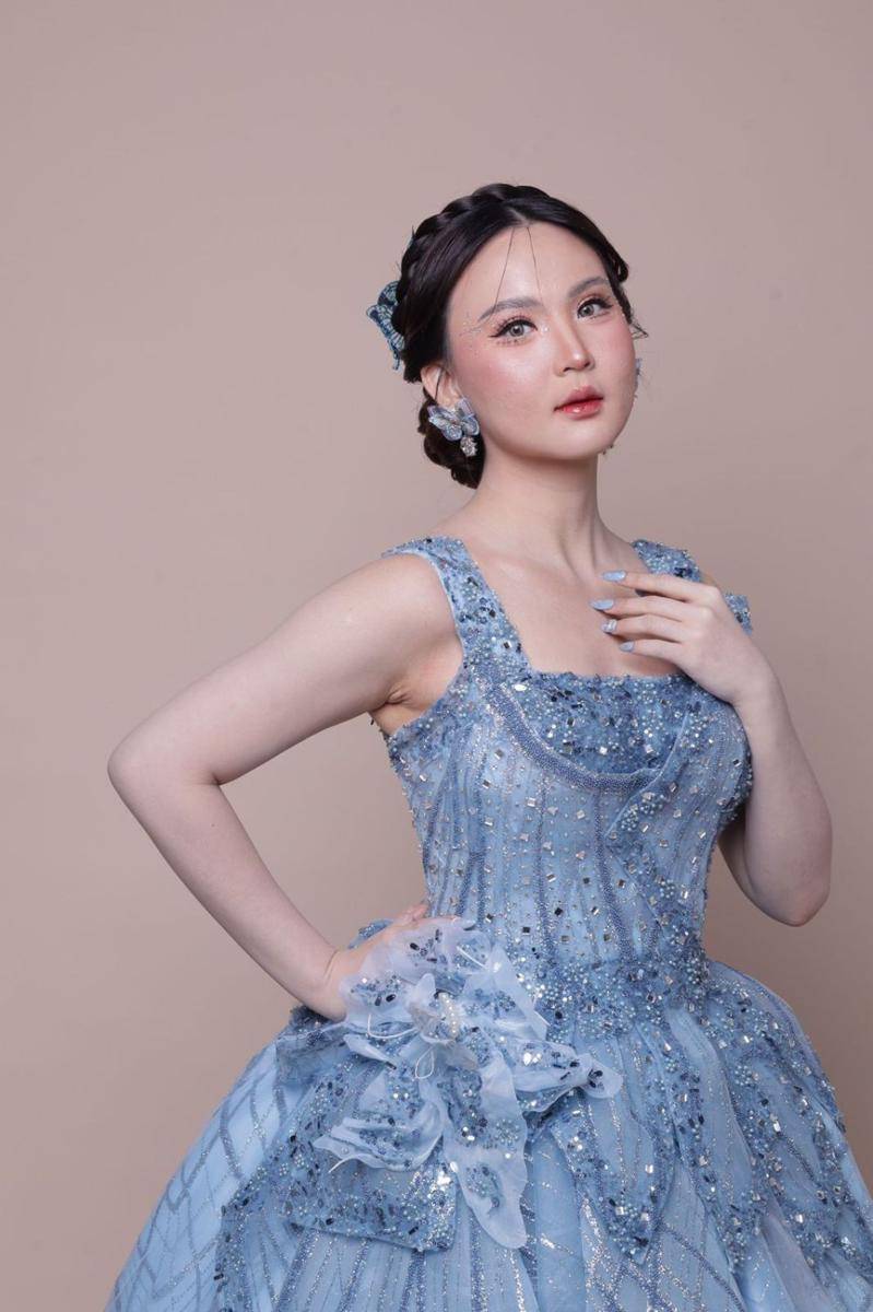 MUA Jerrycha Delphinia tampilkan riasan tema The Graceful Asian Princess. Dok. River Academy.