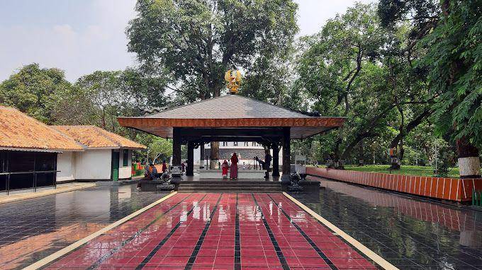 Museum Pengkhianatan PKI, Jakarta Timur (google.com/maps/PaluGada 31)