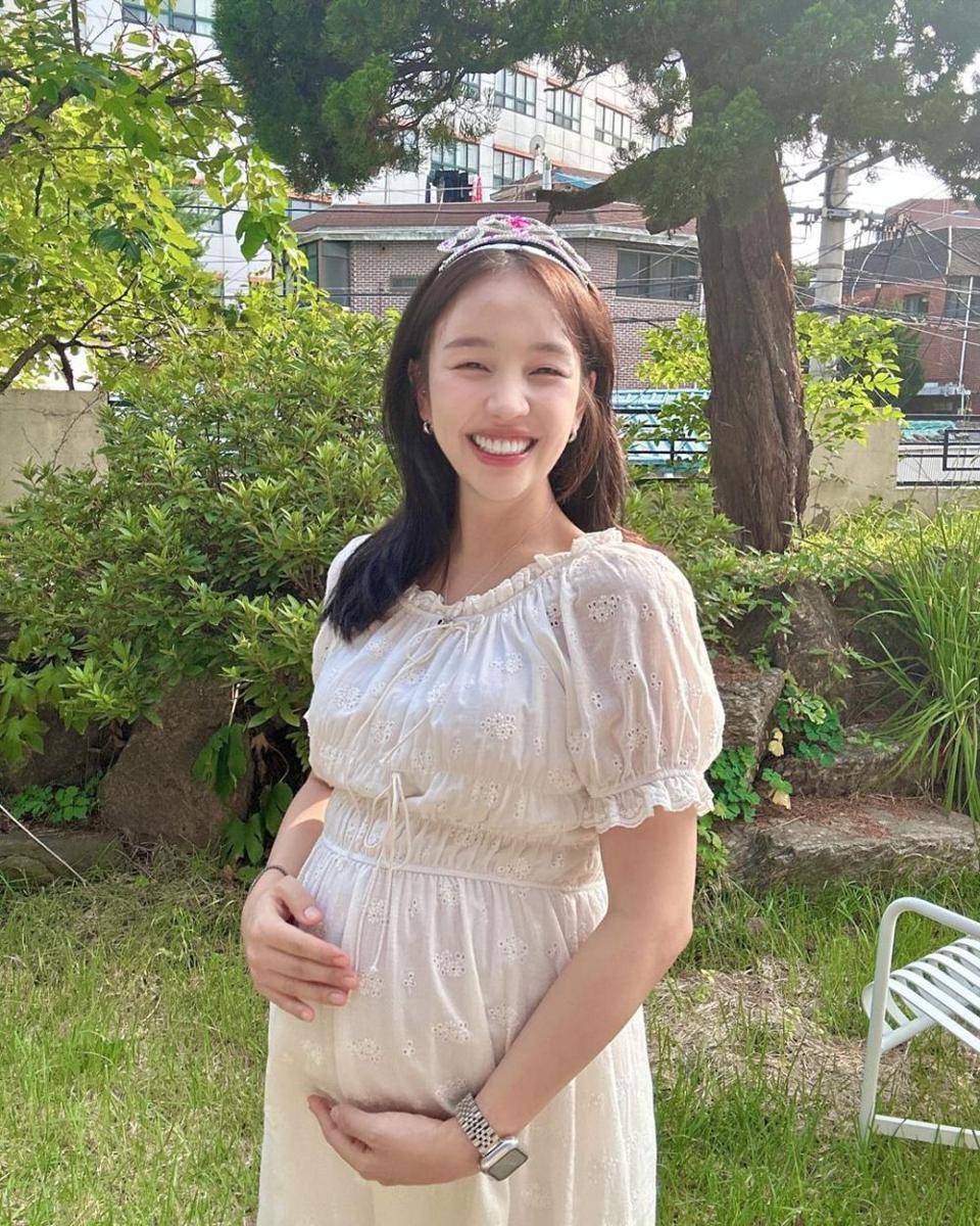 momen Baek A Yeon dari hamil hingga melahirkan anak pertama (instagram.com/ayeoniiiiii)