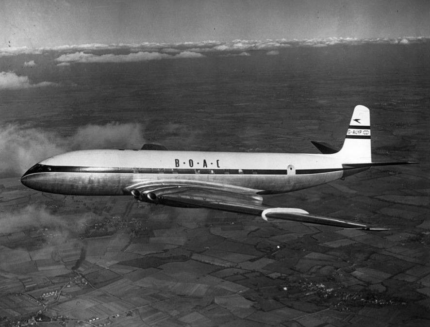 potret pesawat British Overseas Airways Corporation (BOAC) de Havilland DH106 Comet yang merupakan pesawat jet penumpang pertama di dunia (commons.wikimedia.org/unknown photographer)