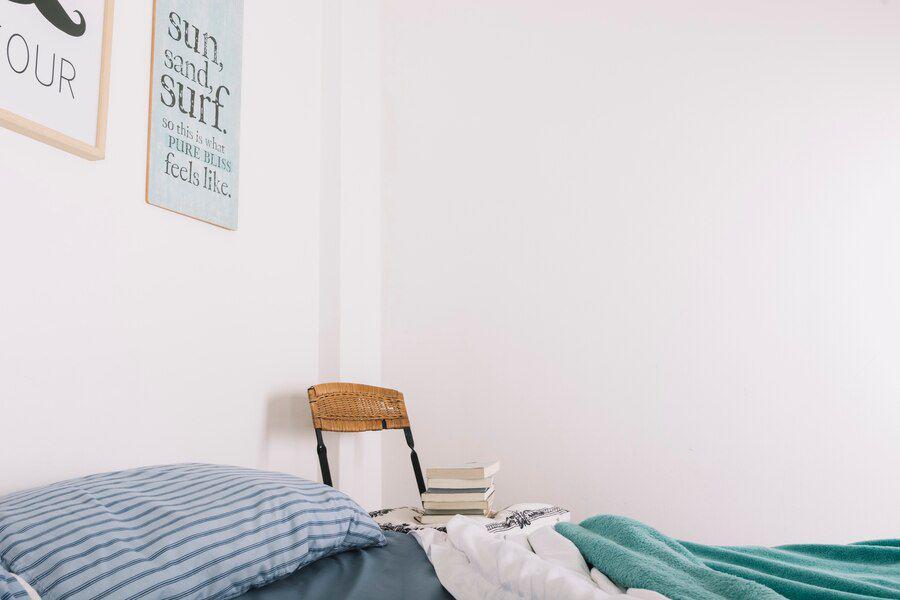 Ilustrasi kamar kos. (freepik.com)