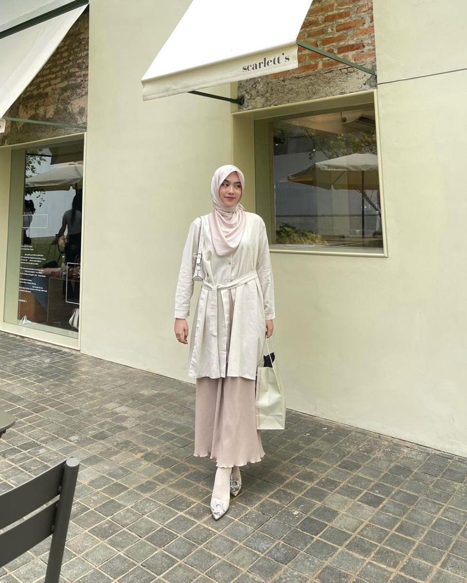Inspirasi outfit ala Arcluna Pasha (instagram.com/arclunapasha)