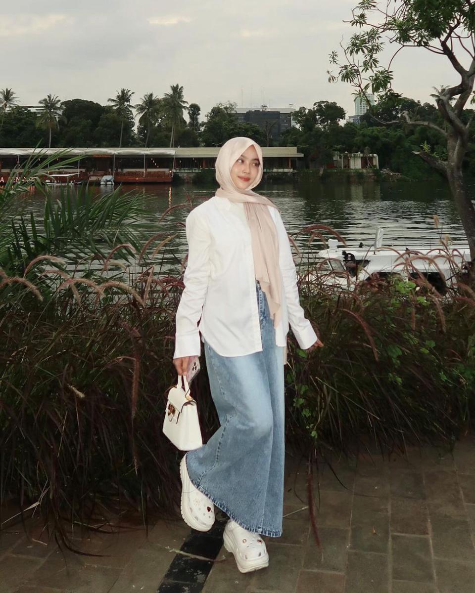 Inspirasi outfit ala Arcluna Pasha (instagram.com/arclunapasha)