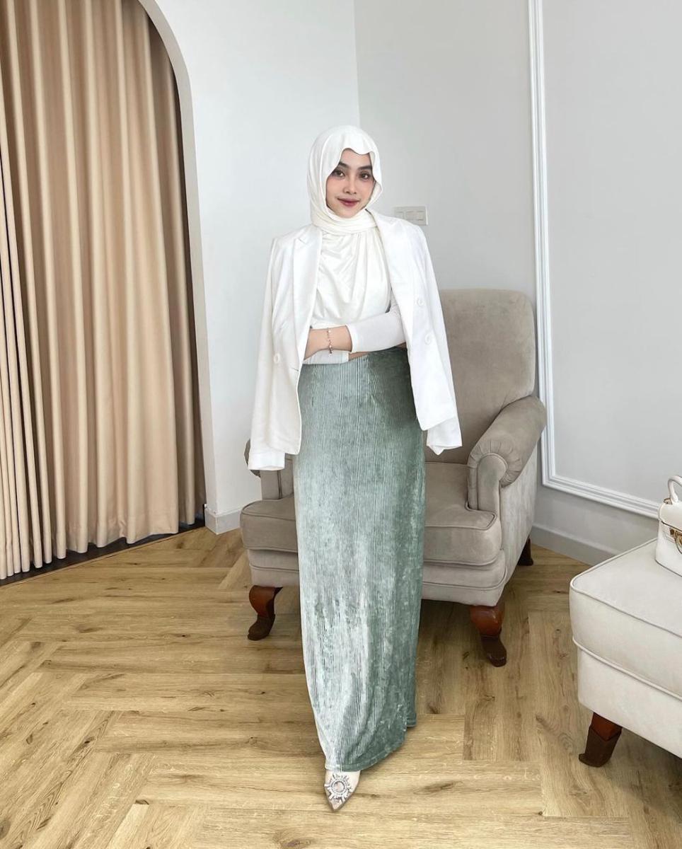 Inspirasi outfit ala Arcluna Pasha (instagram.com/arclunapasha)