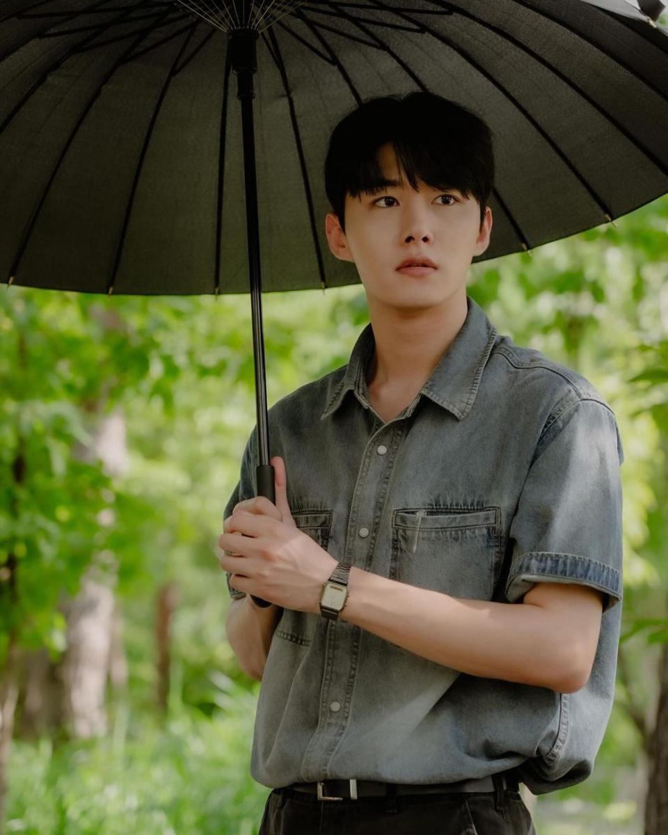potret OOTD kasual ala Seo Ji Hoon (instagram.com/jihux)