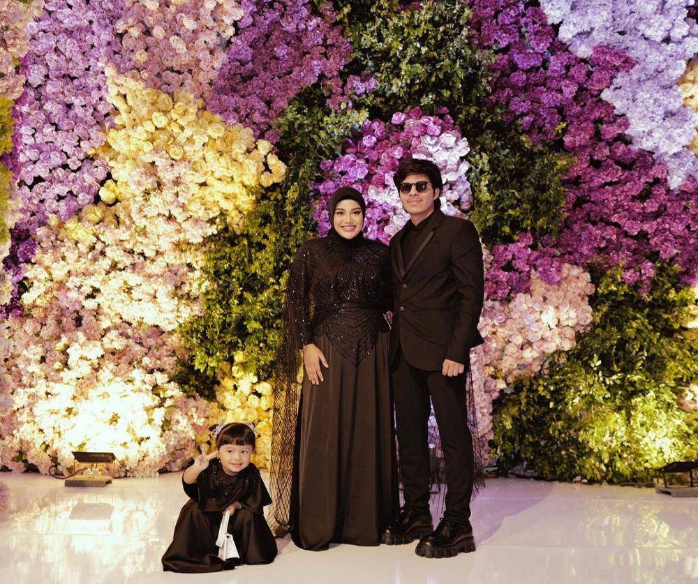 ide OOTD kondangan couple ala Aurel Hermansyah dan Atta Halilintar (instagram.com/aurelie.hermansyah)