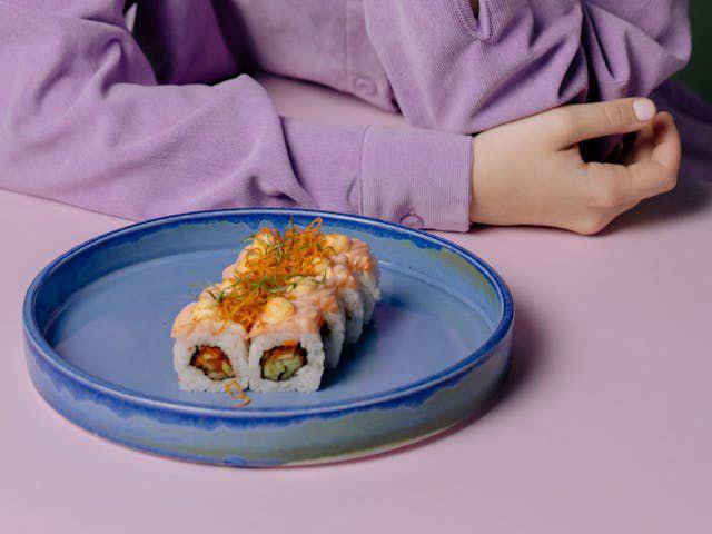 uramaki (pexels.com/cottonbro studio)